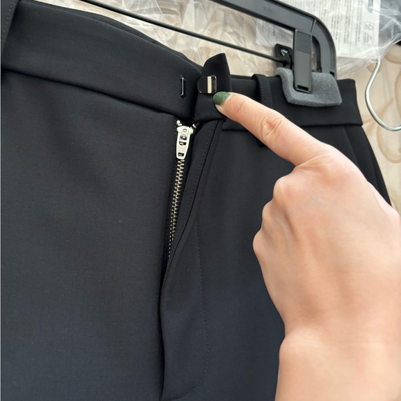 AREA Size 6 five pocket heart cutout short - Picture 7 of 12